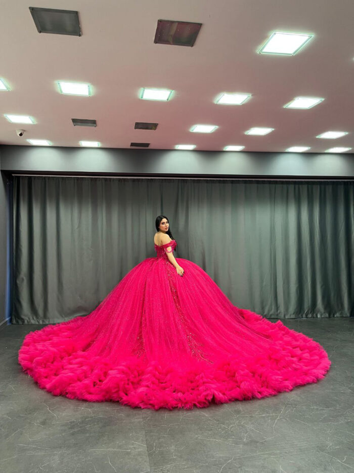 Vestido de quinceañera fucsia - Imagen 3